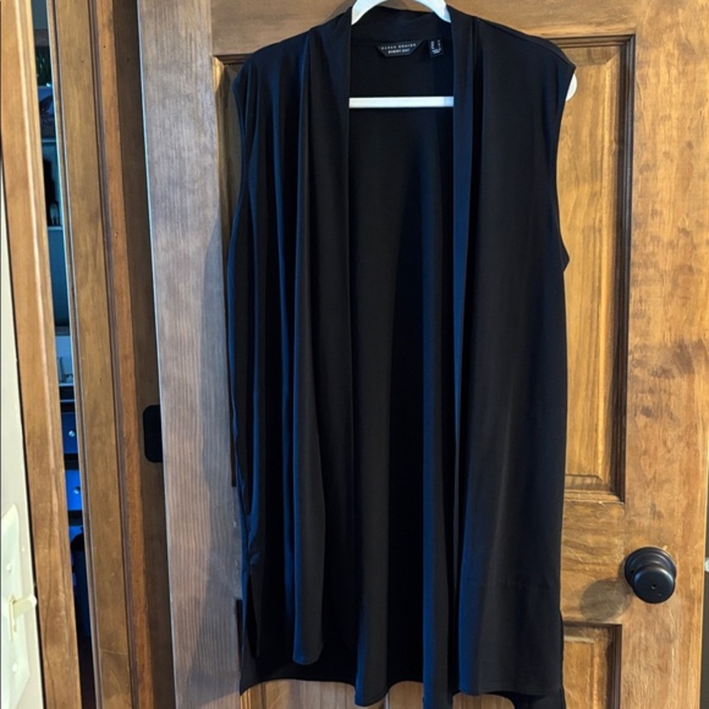 LIKE NEW Susan Graver Liquid Knit BlackVEST topper M